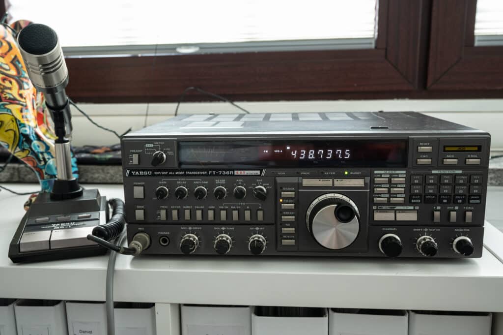 FT-736R with activated repeater shift and 1750Hz burst for DM0MAX.